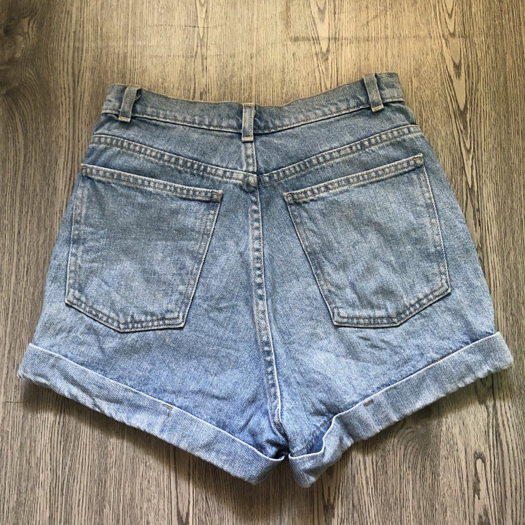AMERICAN APPAREL DENIM SHORT (Category: Shorts) located in Santa Rosa. Submitted by eceldg05 (Listing ID 1463331228, Image 2). Description: AMERICAN APPAREL HR DENIM SHORT S 29 on tag Excellent cond No issue.