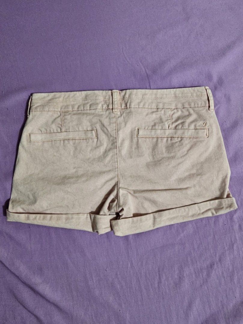 American Eagle Outfitters Blush Pink Cuffed Shorts (Category: Shorts) located in Taguig. Submitted by lunabelle.thrifts (Listing ID 1463485129, Image 2). Description: ୨୧ no when worn 🚫 ୨୧ good condition, no issues ୨୧ size on tag: us 6 / uk 10 ୨୧ waist: approx. 17" laid flat | length: approx. 11" please refer to the measurements for a more accurate fit ♡.