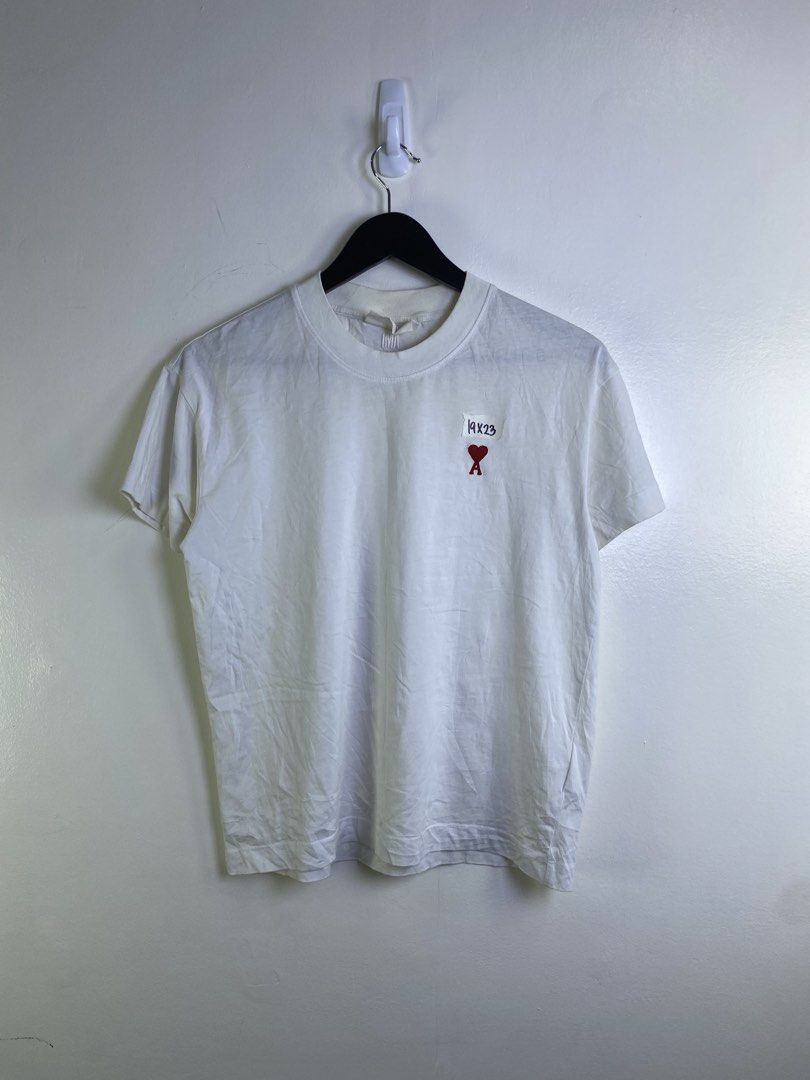 Ami Paris Tee (Category: Tshirts & Polo Shirts ) located in Manila. Submitted by declutterpromax (Listing ID 1463402679, Image 1). Description: Yellowing all around the item.