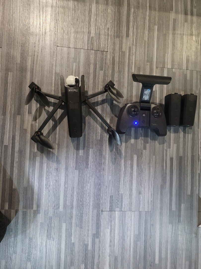 Anafi parrot standard fpv (Category: Drones) located in Manila. Submitted by ronnelababan (Listing ID 1463543820, Image 1). Description: good condition 2nd hand only need original sd card u3 v30 or sandisk industrial 4k resolution 360 capture image more features like follow mode and tracking mode.