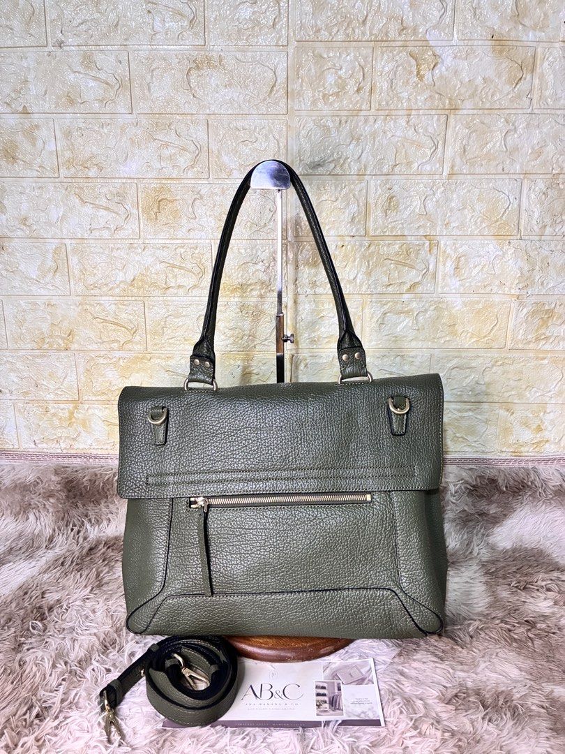 Anne Klein Shoulder Bag (Category: Shoulder Bags) located in Subic. Submitted by anabananaco. (Listing ID 1463444383, Image 3). Description: 👌Guaranteed authentic 👜 Preloved Bag Sourced in 🇯🇵🇸🇬🇰🇷 Large size 📦Shipping fee c/o buyer thru J&T or LBC..