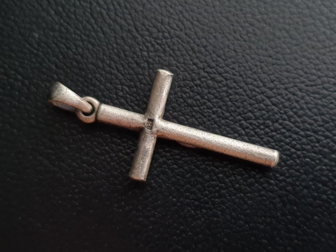 Antique 925 Silver Crucifix Pendant (Category: Religious Items) located in Quezon City. Submitted by WasalakTwo (Listing ID 1463392533, Image 3). Description: Open for delivery nationwide.