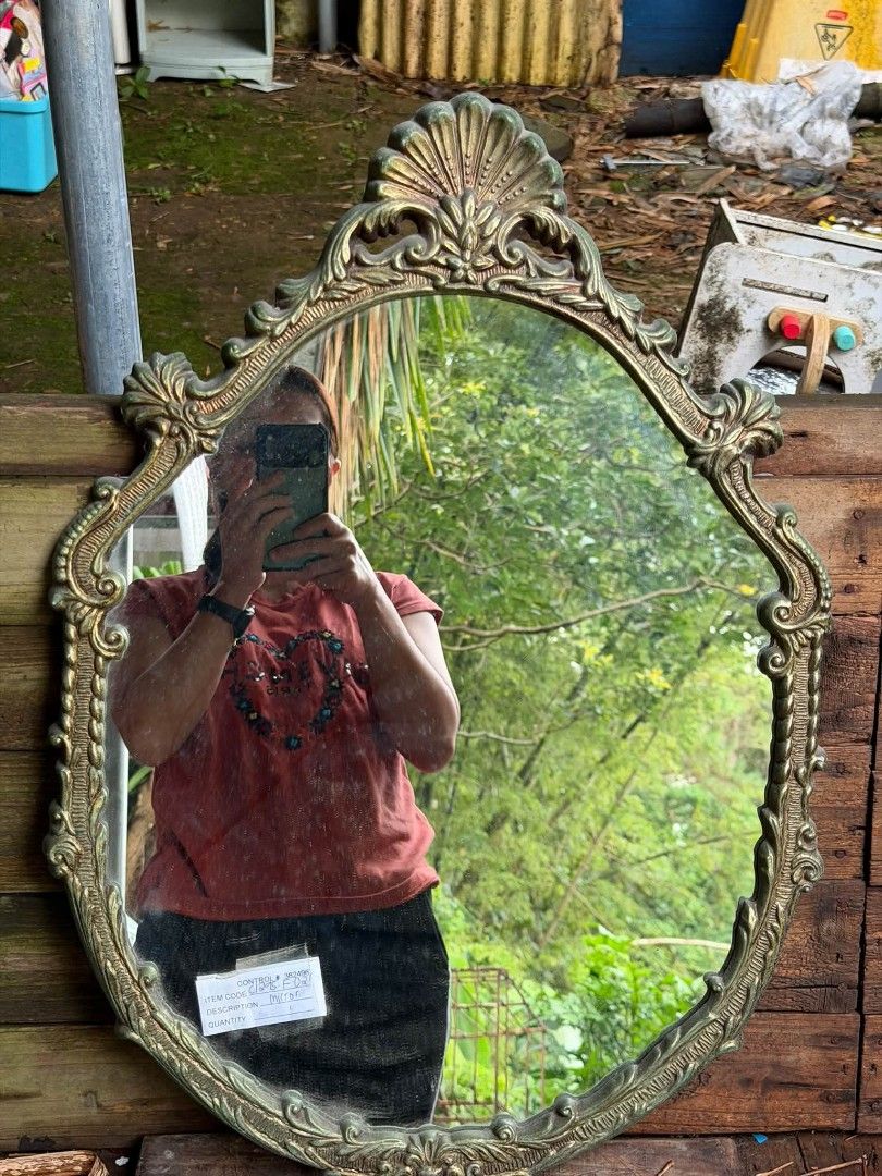 ANTIQUE ROCOCO MIRROR (Category: Mirrors) located in Sablan. Submitted by gongonshelley12 (Listing ID 1463439990, Image 1). Description: 2500 only ANTIQUE ROCOCO MIRROR VERY EXCELLENT MGA MADAM!!.