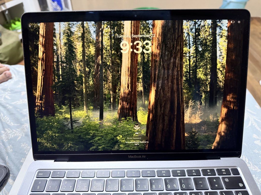 Apple MacBook Pro Laptop (Category: Laptops & Notebooks) located in Makati City. Submitted by dhowpe (Listing ID 1463484316, Image 2). Description: MacBook Air M1 2020 – 8GB RAM / 256GB SSD 💻✨ 📌 Apple M1 Chip 📌 8GB RAM 📌 256GB SSD 📌 13.3-inch Retina Display 📌 macOS Sequoia 15.1 📌 Battery Cycle Count: 21 only 🔋 📌 Very lightly used 📌 Smooth and fast performance 📌 Perfect for school, work, business, browsing, editing & everyday use Good c