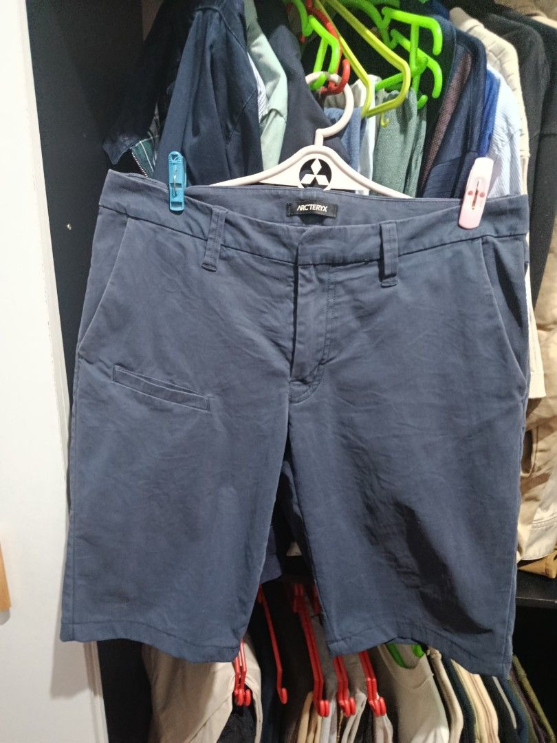 Arc'teryx shorts (Category: Shorts) located in Jaen. Submitted by vinzyrus217291 (Listing ID 1463514728, Image 2). Description: Posting still available and new arrivals: Hearing offers !! Blue Arc'teryx shorts Size: 32x20 W32 L20 No issues Color may vary due to lighting ☝️ Location Nueva ecija 📍 Meetups ✅ JNT ship ✅ Unli VC for assurance.