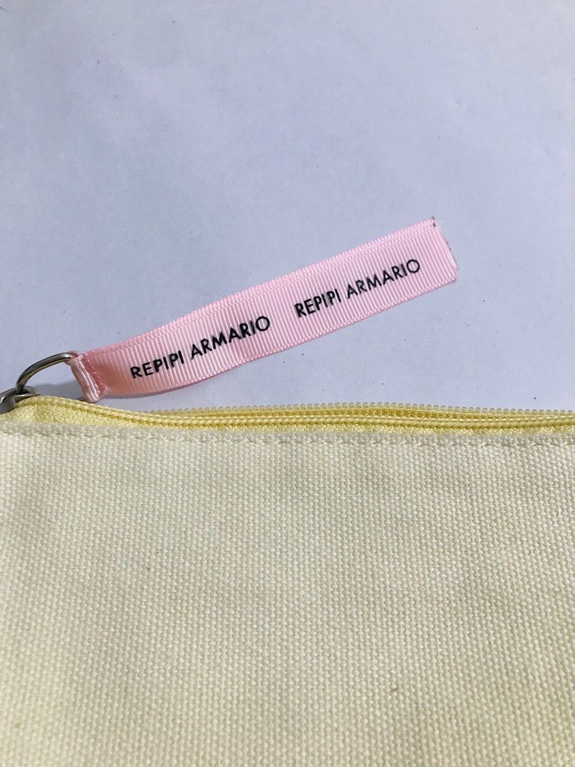 ARMARIO POUCH (Category: Purses & Pouches) located in Gamu. Submitted by 2022bagsbunny (Listing ID 1463377922, Image 3). Description: .