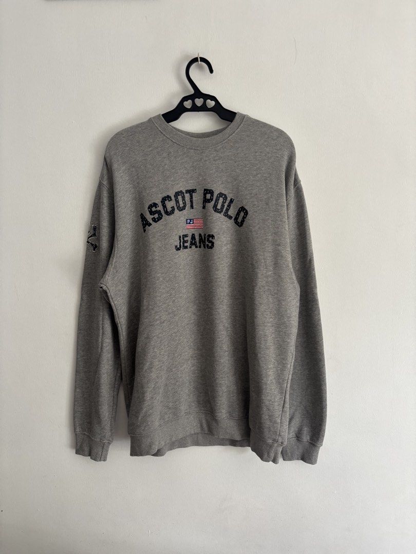 Ascot polo sweate (Category: Hoodies) located in Guagua. Submitted by mid_thrift (Listing ID 1463479288, Image 2). Description: w-24 L-30 no issue .