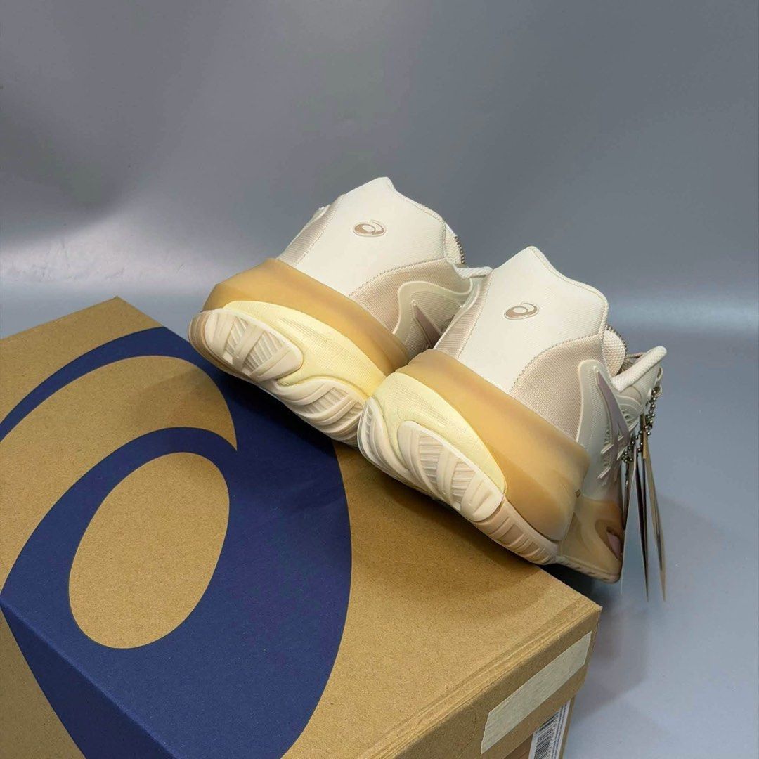 Asics Gel Resu (Category: Sneakers) located in Manila. Submitted by mypshopp (Listing ID 1463403904, Image 3). Description: Available size 36.37.38.39.40 Ready to ship Perfect pang pickle ball at tennis !! .