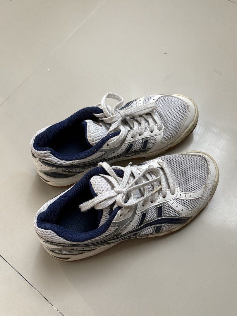Asics Rivre FL5 (Category: Sneakers) located in Binangonan. Submitted by polinn.xx (Listing ID 1463406134, Image 1). Description: needs cleaning only :).