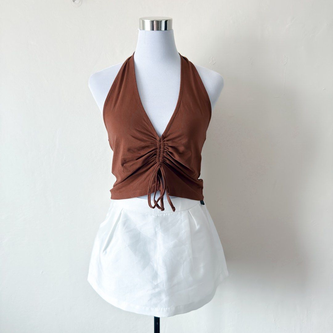Asos Brown Halter Cinched Front Top (Category: Others Tops) located in Antipolo. Submitted by rosywardrobe (Listing ID 1463517313, Image 1). Description: 🎀 MAKE READING A HABIT 🎀 • No order form, no reservation! • Strictly 1 day reservation • Payment first before order processing • No return, No exchange • Don’t make an offer if you’re not 100% sure • No shipping every weekends — PAYMENT CHANNELS — • GCash • Gotyme • Maya • BDO • BPI • Unionban