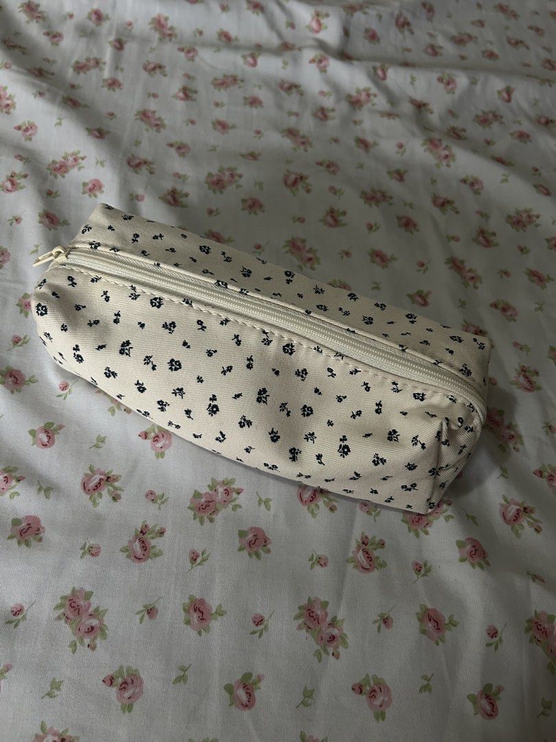 Authentic Brandy Melville pouch (Category: Other Accessories) located in Marikina City. Submitted by araaaaaaa_ (Listing ID 1463418256, Image 1). Description: - Authentic! Bought in SG - Comes with free brandy stickers LP POSTED.