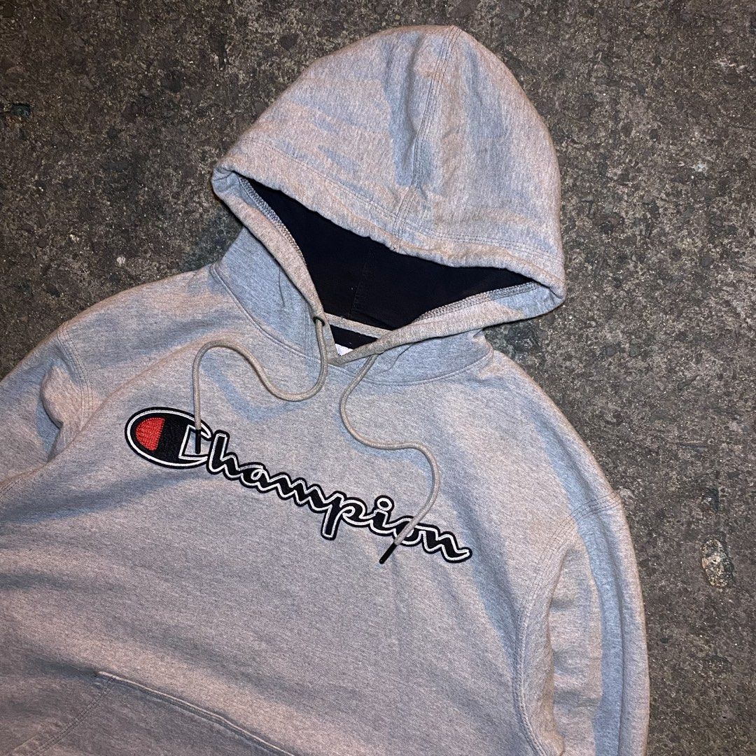Authentic Champion Patch Logo Hoodie (Category: Hoodies) located in Manila. Submitted by steeezyyy (Listing ID 1463366413, Image 2). Description: excellent condition no issue 550 only pm lang po meet up sa malapit W 22.4 x L 27 Location : Mandaluyong City .