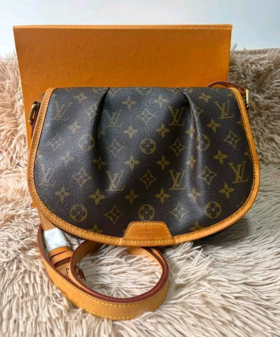 Authentic Louis Vuitton Sling bag (Category: Luxury Bags & Wallets) located in Pasig City. Submitted by castlescollections (Listing ID 1463344123, Image 1). Description: Guaranteed Authentic Louis Vuitton Crossbody bag adjustable strap.