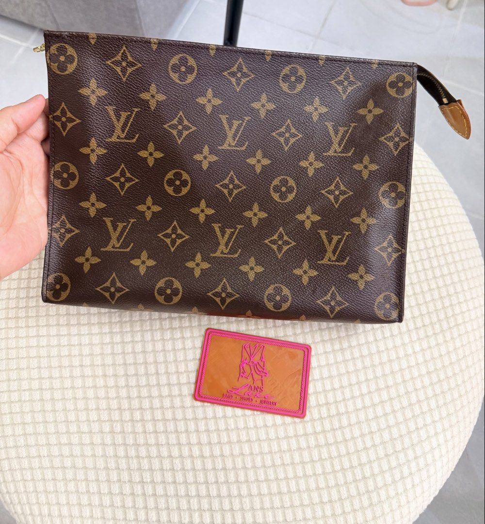 Authentic lv louis vuitton toiletry 26 (Category: Belt bags, Clutches and Pouches) located in Caloocan City. Submitted by alavishglam (Listing ID 1463388572, Image 1). Description: .