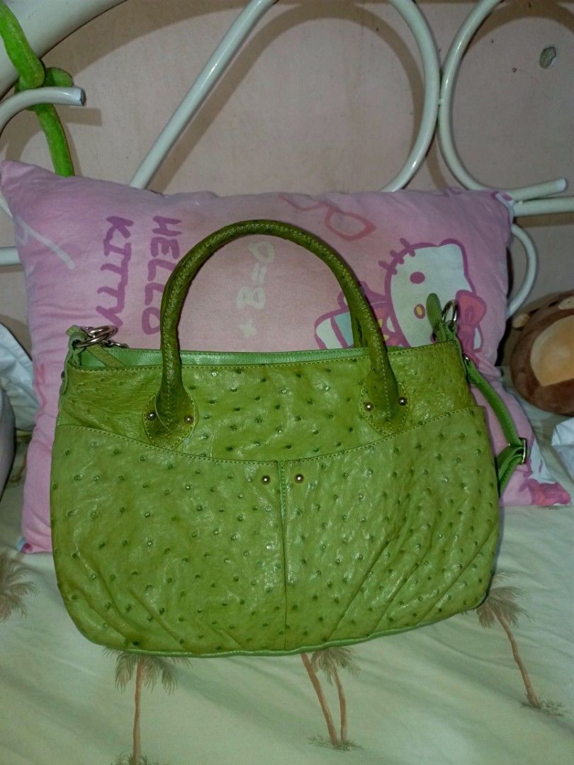 AUTHENTIC OSTRICH LEATHER BAG (Category: Luxury Bags & Wallets) located in Rizal. Submitted by nokorimono. (Listing ID 1463459085, Image 1). Description: - authentic ostrich/has certification tag from CITE. (confirmation that it is a genuine ostrich leather) - no flaws. - with bag strap. (can be shoulder bag or sling bag).