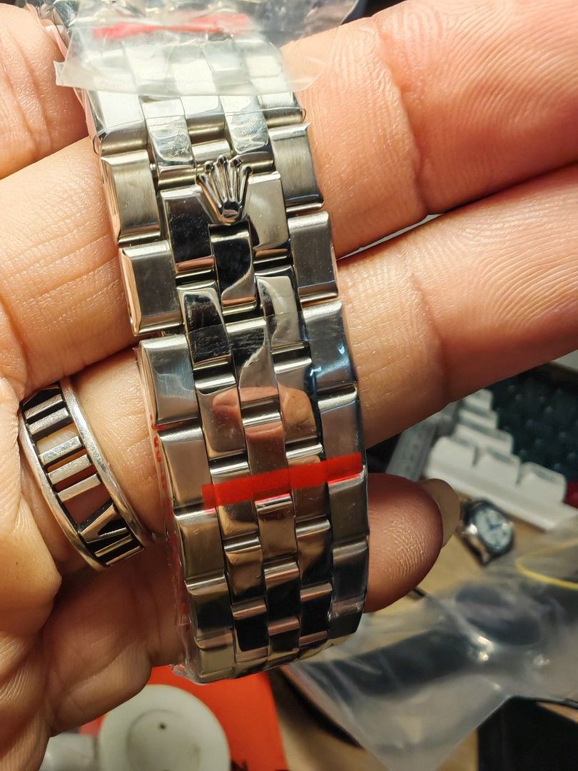 Automatic Watch (Category: Men's Watches) located in Singapore. Submitted by jerl33 (Listing ID 1463439503, Image 3). Description: Automatic watch mid grade with japanese miyota citizens 8215 Movement. stable and reliable. minor manufacturing defect. UP $300. fast deal $200..
