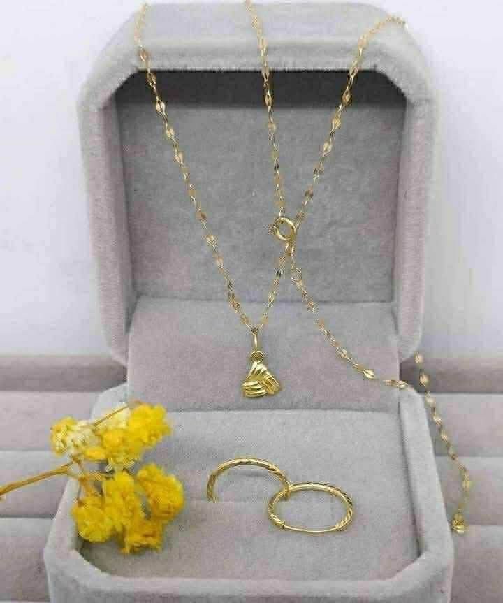B1T1 18K Saudi Gold Dancing Solid Pendant| 10mm Earloop (Category: Necklaces) located in Caloocan City. Submitted by cheskhaionlinestore2.0 (Listing ID 1463369679, Image 1). Description: 18K Pure Saudi Gold Dancing Solid Pendant | 10mm Diacut Earloop Set ₱4800 only 📌 🍒 Pawnable/ Nasasangla💯 🍒 Brandnew 💯 🍒 Ship via JNT/ LBC 🍒 Lalamove for same day delivery 🍒 We accept COD COP with downpayment to avoid cancellation of orders ⚡ How to Order?