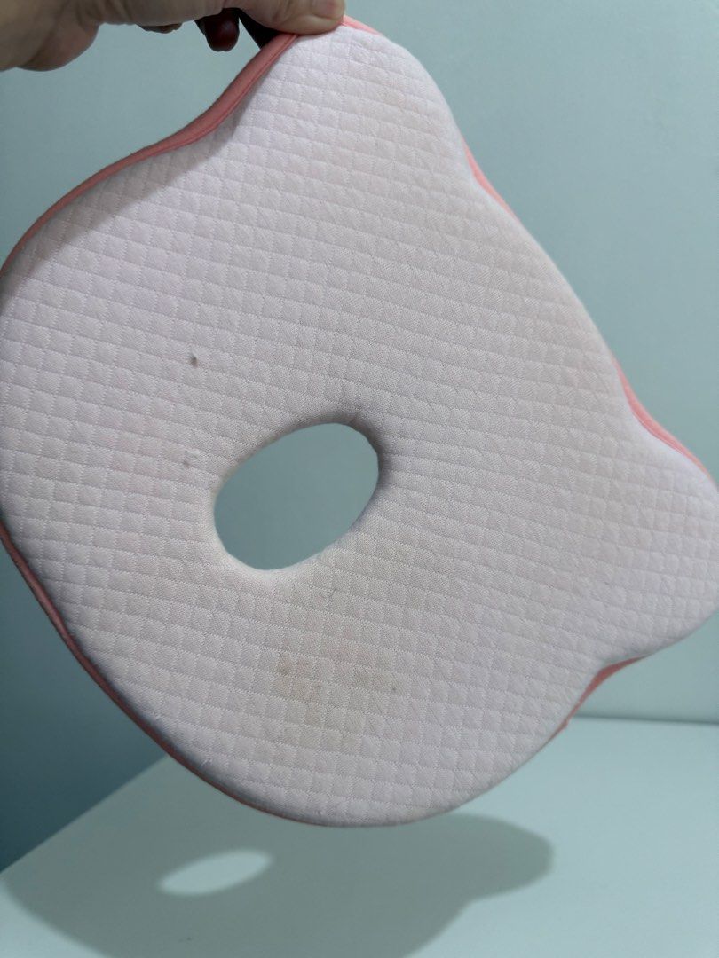 Newborn Baby pillow (Category: Children's Beds) located in Quezon City. Submitted by klengkerz (Listing ID 1463462721, Image 3). Description: .