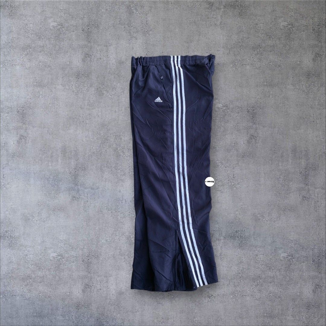 Baggy Adidas Trackpants Embroidered (Category: Activewear) located in Pasig City. Submitted by j.ownerss (Listing ID 1463489061, Image 1). Description: FOR SALE‼️ BAGGY ADIDAS TRACKPANTS ‼️ ₱500 ONLY (FROM 600) Logo Embroidered 2 pockets Double lining With extended ankle zip Condition: 9/10 Flaws: worn out garter (drawstrings to support), cut tags and stitching on crotch (refer to last slide) Waistline: 24-37 Length: 39 Hem: 8.5-10 Pickup: Allegr