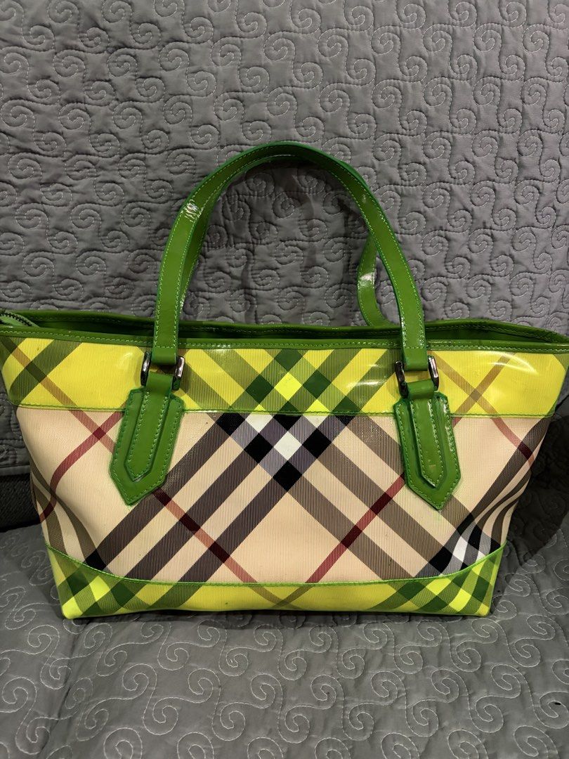 Bagsak sale (Category: Luxury Bags & Wallets) located in Caloocan City. Submitted by wildstar.f2ca8a (Listing ID 1463423638, Image 3). Description: Sophisticated and spacious.