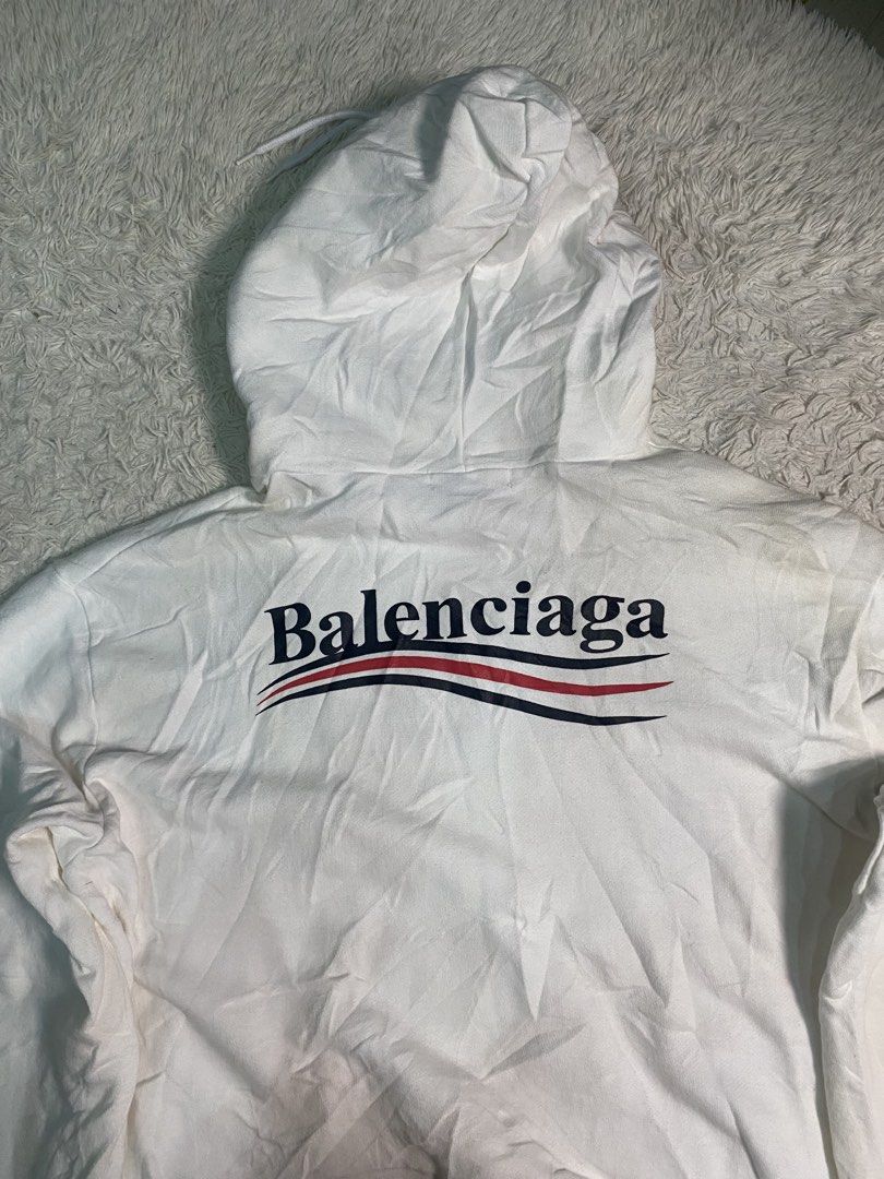 Balenciaga Cotton Pullover jacket (Category: Coats, Jackets and Outerwear) located in Butuan. Submitted by exodus.co (Listing ID 1463440389, Image 2). Description: .
