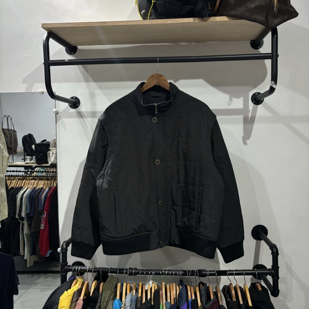 Balenciaga puffer bomber jacket detachable sleeves (Category: Coats, Jackets and Outerwear) located in Bambang. Submitted by heats777 (Listing ID 1463478047, Image 2). Description: Excellent condition No issue Size: Best fit to Large-XL.