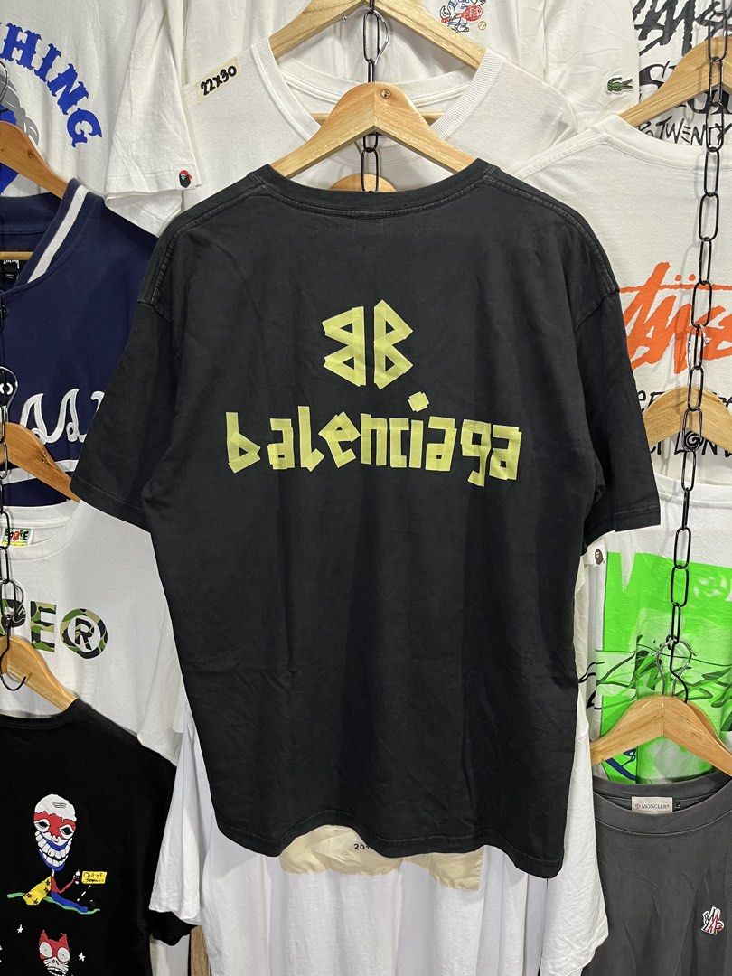 BALENCIAGA TAPE (Category: Tshirts & Polo Shirts ) located in Manila. Submitted by aldrenyap109491 (Listing ID 1463550367, Image 1). Description: 💎BALENCIAGA TAPE 🔳CONDITION:9.6/10 EXCELLENT 🔳COLOR RATE:9.6/10 🔳DIMENSION:28X23 🔳BEST FIT: XL 🔳MOP:GCASH/CASH 🟥ISSUE: ❌❌ MINE:₱780 (FREE SHIPPING) (AUTOMATICALLY YOURS) 📍 POBLACION PUROK 5 KOLAMBUGAN LDN (9207).