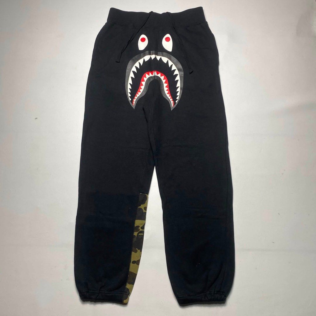 BAPE SHARK WGM SWEATPANTS (Category: Joggers) located in Manila. Submitted by valuable_rags (Listing ID 1463459750, Image 1). Description: BAPE SHARK WGM SWEATPANTS CONDITION : EXCELLENT SIZE : LARGE DIMENSION : W30-34 x L42.5 ISSUE : NONE .
