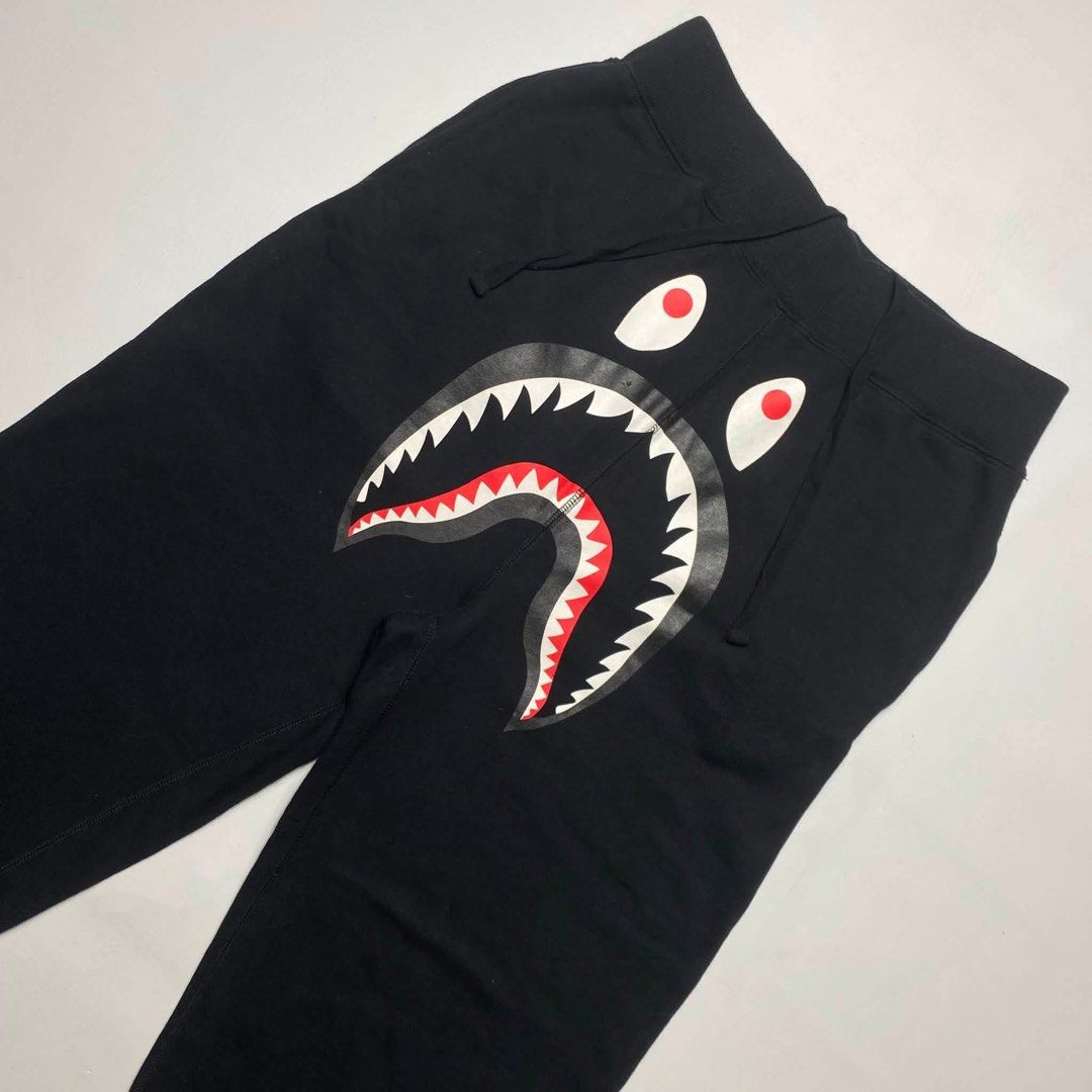BAPE SHARK WGM SWEATPANTS (Category: Joggers) located in Manila. Submitted by valuable_rags (Listing ID 1463459750, Image 2). Description: BAPE SHARK WGM SWEATPANTS CONDITION : EXCELLENT SIZE : LARGE DIMENSION : W30-34 x L42.5 ISSUE : NONE .