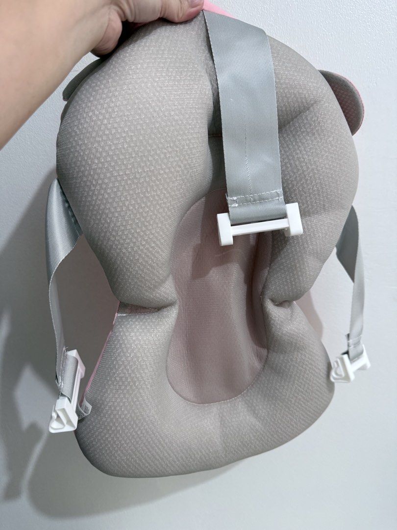 Baby Bathtub foam/ cushion (Category: Bathtub & Bath Accessories) located in Quezon City. Submitted by klengkerz (Listing ID 1463460287, Image 1). Description: .