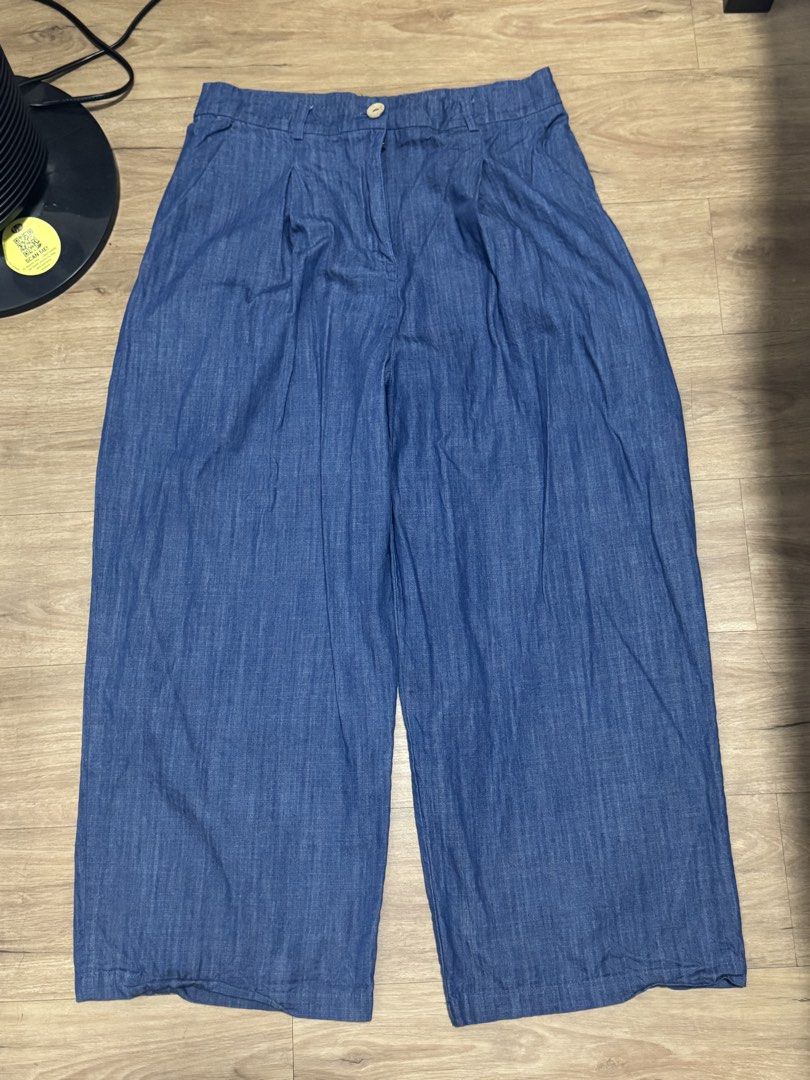 Bayo trousers (Category: Other Bottoms) located in Manila. Submitted by bookishtati (Listing ID 1463482570, Image 1). Description: .