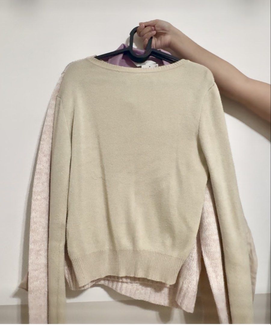 RedTag Beige knitted Long Sleeve Top (Category: Others Tops) located in Bagac. Submitted by danicruz_ (Listing ID 1463488886, Image 2). Description: - knitted Beige Long Sleeve top from RedTag - Slightly Used - Size Small to Medium.