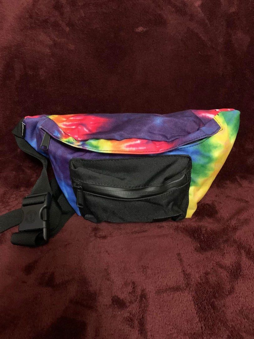 BELTBAG HERSCHEL (Category: Belt bags, Clutches and Pouches) located in Pasig City. Submitted by TheApparels_ph (Listing ID 1463410965, Image 1). Description: Herschel Unisex Seventeen Waist Pack - Waterproof, Raven Crosshatch. ONE SIZE ONLY .