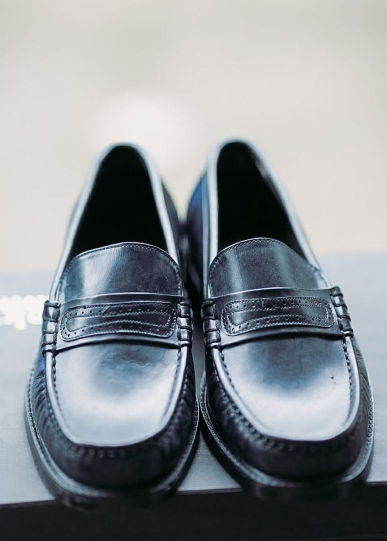BENCH Black Leather Penny Loafers (Category: Loafers) located in Caloocan City. Submitted by katsoooo (Listing ID 1463368365, Image 3). Description: - Classic black leather penny loafers - Brand: BENCH - Timeless and versatile style - Suitable for smart casual and formal wear - Smooth leather with neat stitching - Easy slip-on design - Unused - no original box but will provide replacement box.