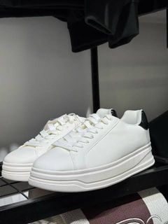 (Category: ) located in . Submitted by closetsale2023 (Listing ID 1463544361, Image 1). Description: .