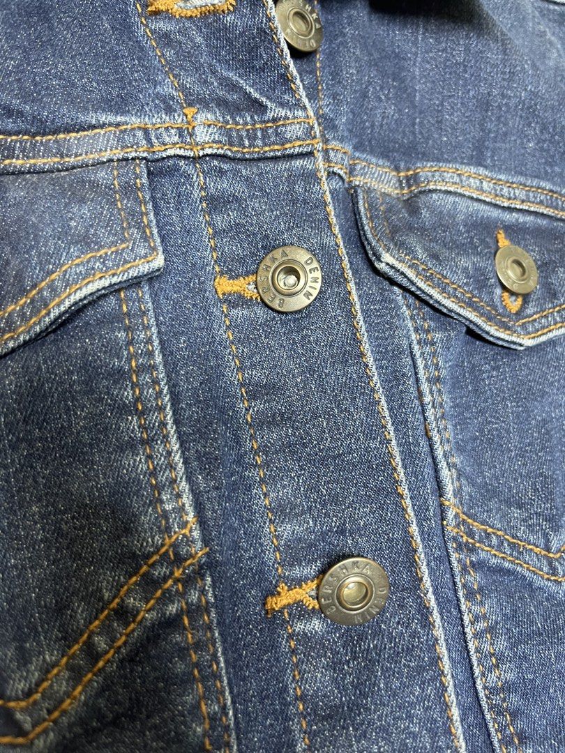 Bershka Denim Jacket - Blue (Category: Coats, Jackets and Outerwear) located in Cavite. Submitted by bellewii (Listing ID 1463482578, Image 3). Description: - Classic blue denim jacket from Bershka - Button-up front with two chest pockets - Long sleeves with button cuffs - Made in Bangladesh - Perfect staple piece for any outfit med on tag best fit xxs-xs.