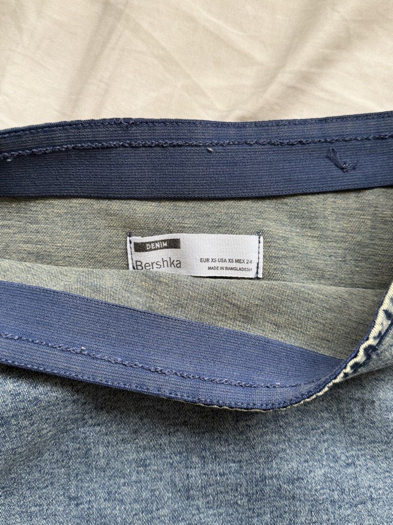 Bershka Denim Maxi Skirt (Category: Skirts) located in Manila. Submitted by shouthoe (Listing ID 1463405344, Image 3). Description: - Bershka denim maxi skirt - Classic blue wash - Comfortable elasticated waistband - Ankle length -Form fitting first XS-S.