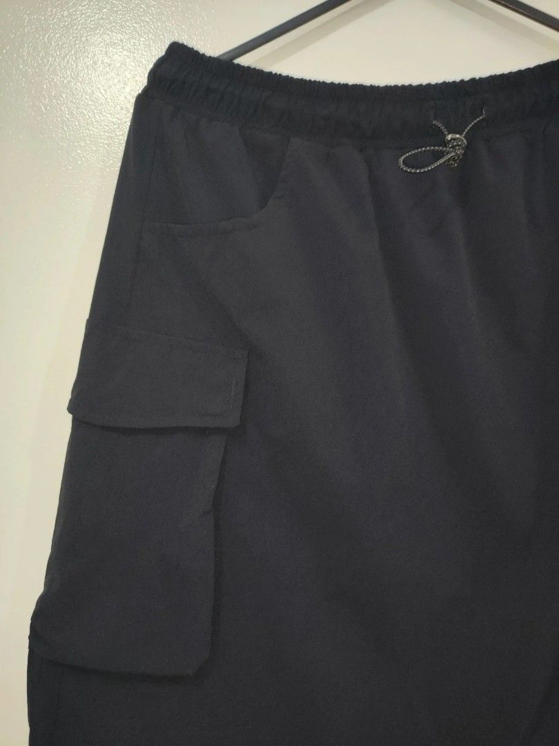 Beyondwearco. Black Cargo Skirt (Category: Skirts) located in Quezon City. Submitted by maxsab (Listing ID 1463495131, Image 3). Description: .