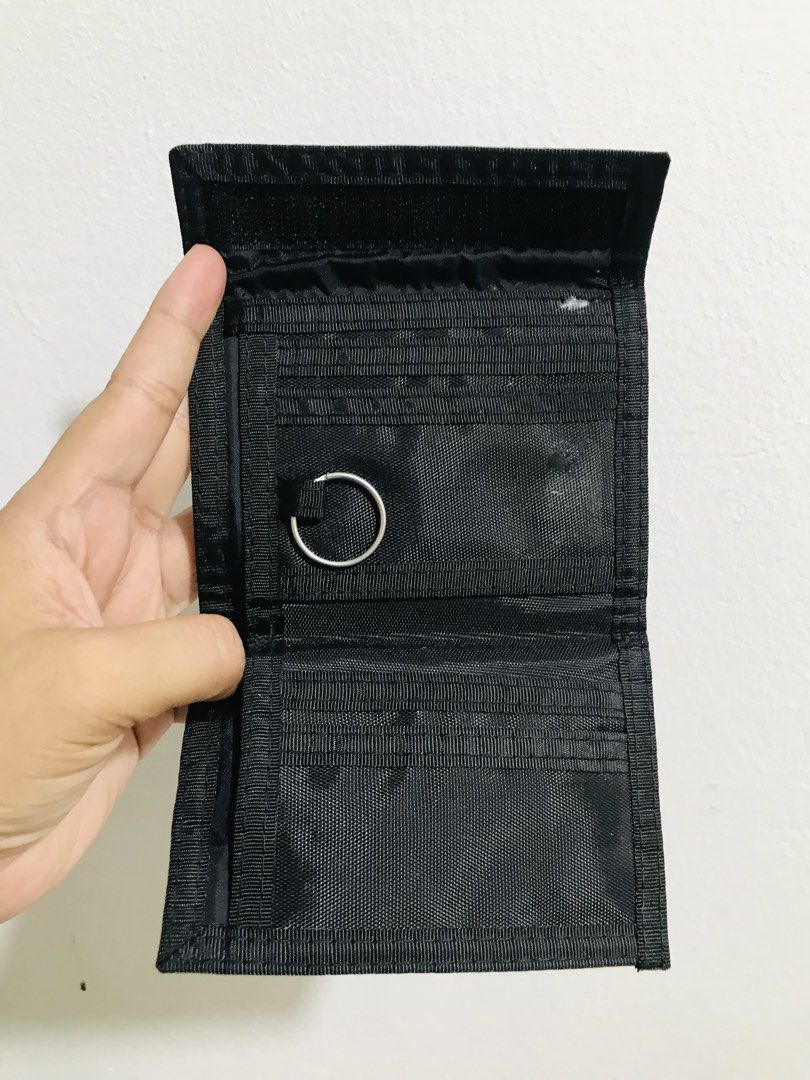 BIFOLD WALLET (Category: Wallets & Card Holders) located in Gamu. Submitted by 2022bagsbunny (Listing ID 1463382084, Image 3). Description: .