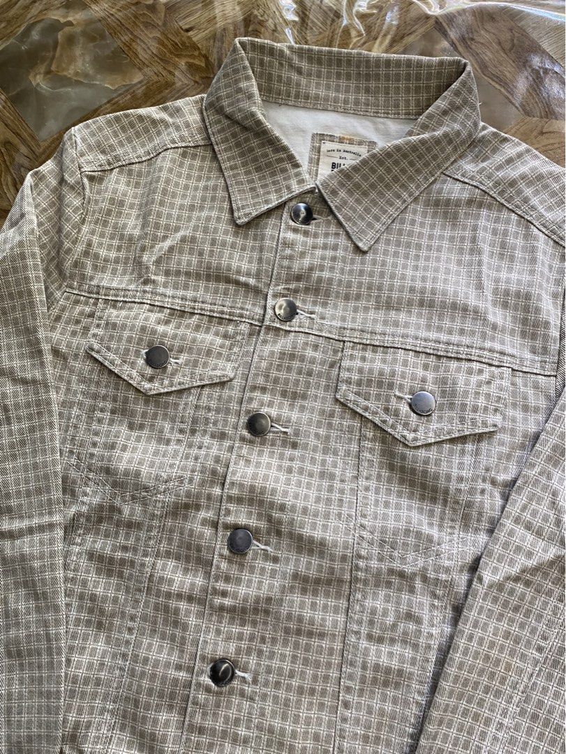 Billabong Jacket (Category: Coats, Jackets and Outerwear) located in Davao. Submitted by workmensph (Listing ID 1460057601, Image 2). Description: Size Medium 20.5” x 26” Excellent Condition.