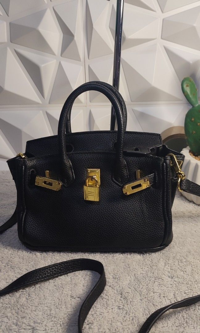 Hermes Birkin Mini with padlock (Category: Cross-body Bags) located in Pasig City. Submitted by xcess_baggage (Listing ID 1463338229, Image 3). Description: .