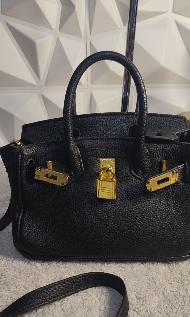 Hermes Birkin Mini with padlock (Category: Cross-body Bags) located in Pasig City. Submitted by xcess_baggage (Listing ID 1463338229, Image 1). Description: .