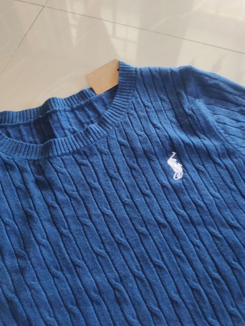 Bkk knitted top (Category: Shirts) located in Aliaga. Submitted by kmapparel (Listing ID 1463333357, Image 2). Description: .