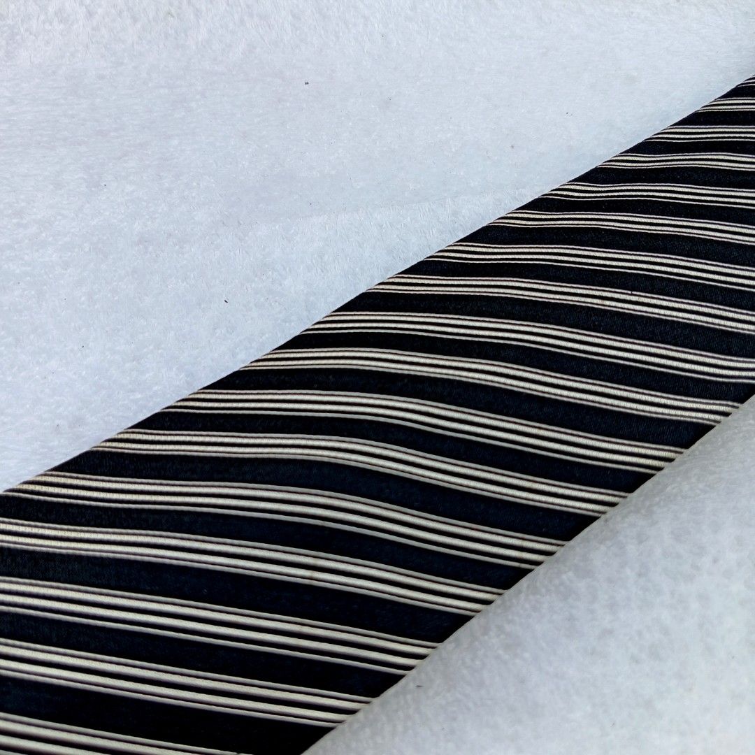 ​Black & Cream Fine Pinstriped necktie (Category: Ties) located in Abucay. Submitted by gibzzz123 (Listing ID 1463376146, Image 3). Description: • All items are ON HAND and ready to be shipped/picked up. • Items are preloved/ukay, so please expect minimal signs of usage unless stated otherwise. • No major issues — good condition unless otherwise indicated in the listing. • Actual color may slightly vary due to lighting and screen settings. • All 