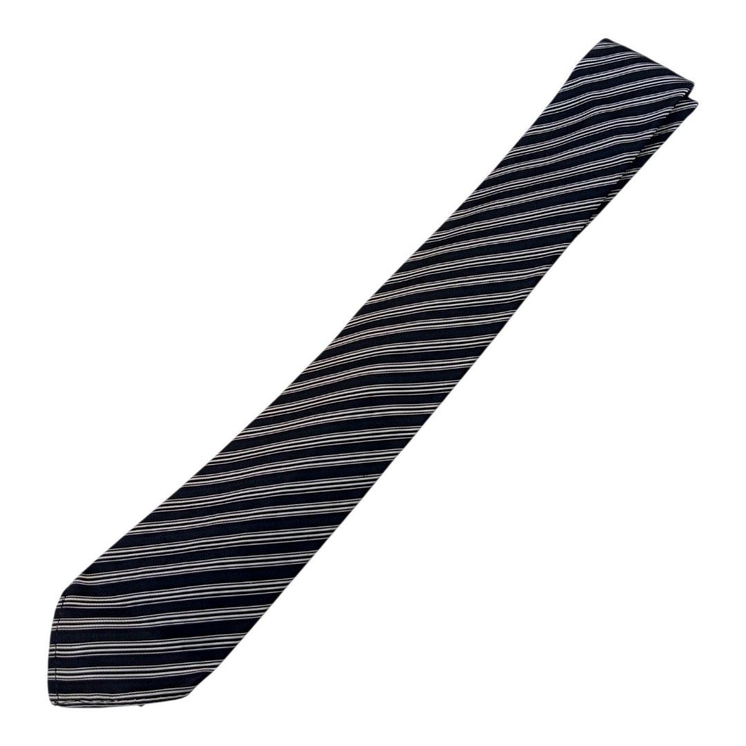 ​Black & Cream Fine Pinstriped necktie (Category: Ties) located in Abucay. Submitted by gibzzz123 (Listing ID 1463376146, Image 1). Description: • All items are ON HAND and ready to be shipped/picked up. • Items are preloved/ukay, so please expect minimal signs of usage unless stated otherwise. • No major issues — good condition unless otherwise indicated in the listing. • Actual color may slightly vary due to lighting and screen settings. • All 