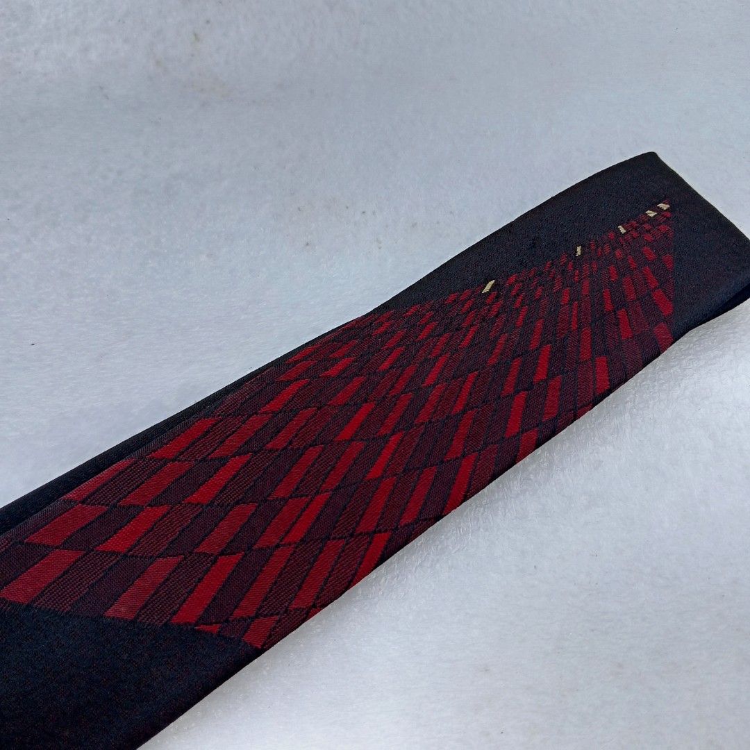 Black & Red Geometric Diamond necktie (Category: Ties) located in Abucay. Submitted by gibzzz123 (Listing ID 1463375818, Image 3). Description: • All items are ON HAND and ready to be shipped/picked up. • Items are preloved/ukay, so please expect minimal signs of usage unless stated otherwise. • No major issues — good condition unless otherwise indicated in the listing. • Actual color may slightly vary due to lighting and screen settings. • All a