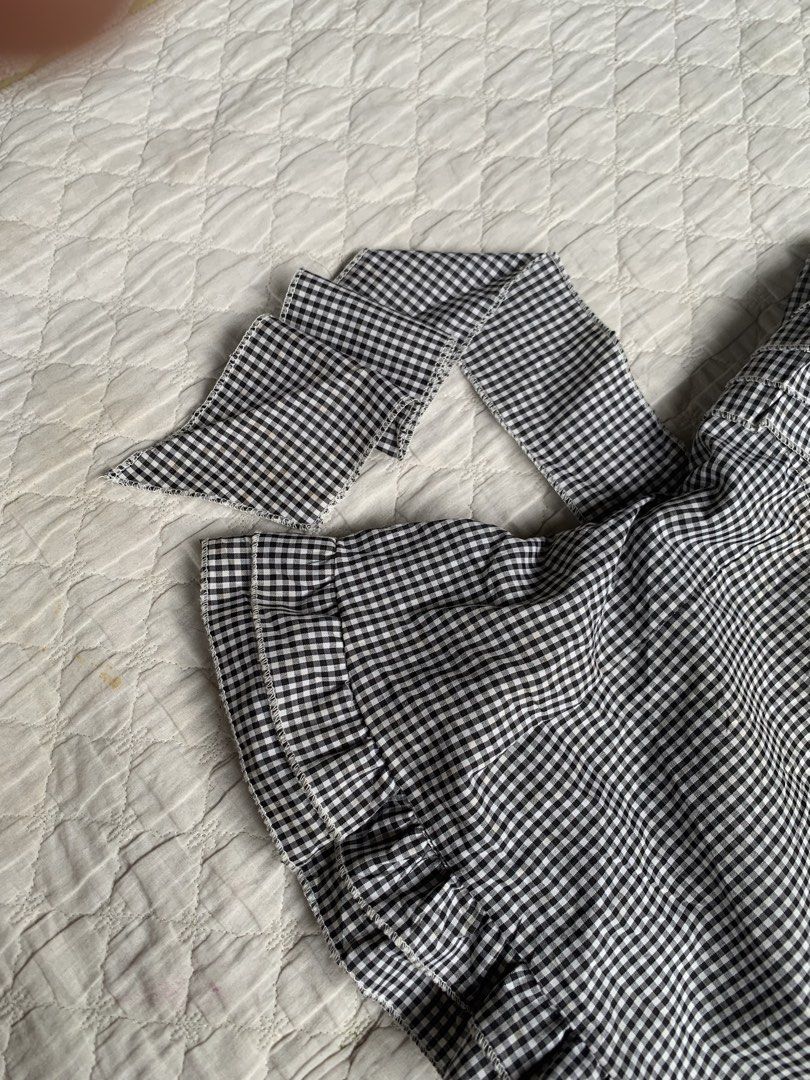 Black & White Gingham Ruffle Tube Top (Category: Others Tops) located in Santa Cruz. Submitted by elsmuse3 (Listing ID 1463484971, Image 2). Description: bust 30-32 best fit to xs.