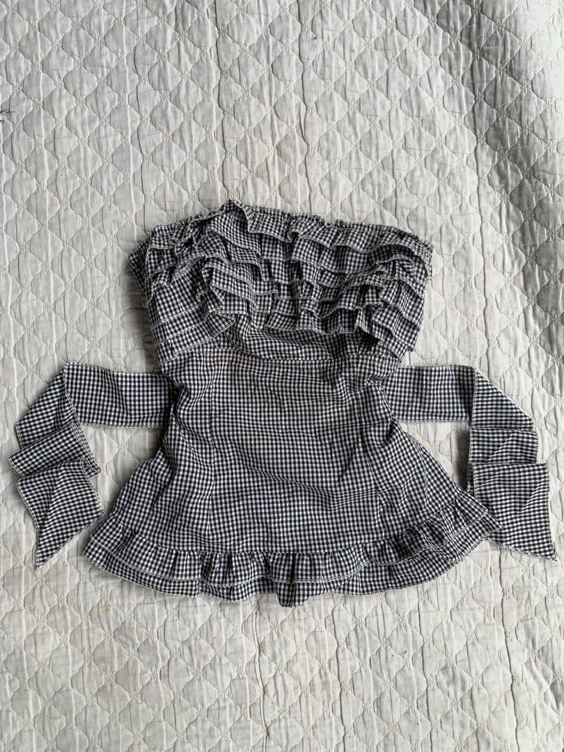 Black & White Gingham Ruffle Tube Top (Category: Others Tops) located in Santa Cruz. Submitted by elsmuse3 (Listing ID 1463484971, Image 1). Description: bust 30-32 best fit to xs.
