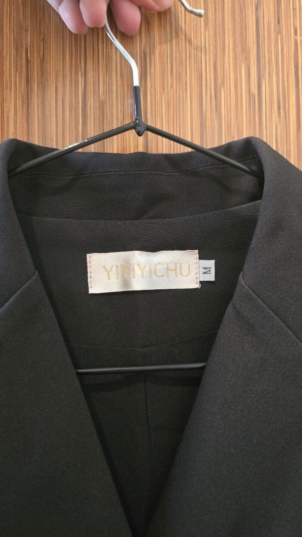 Black Blazer Dress (Category: Dresses) located in Cebu City. Submitted by kitty_12345_ (Listing ID 1463524840, Image 3). Description: - Elegant black blazer dress - Features delicate tulle ruffle detailing - Sleeveless design for a modern look - Convenient side button closure - Flattering midi length - Ideal for parties, events, or a stylish night out MOP: gcash, mari, maya, gotyme MOD: Lbc Meetup: Parkmall.