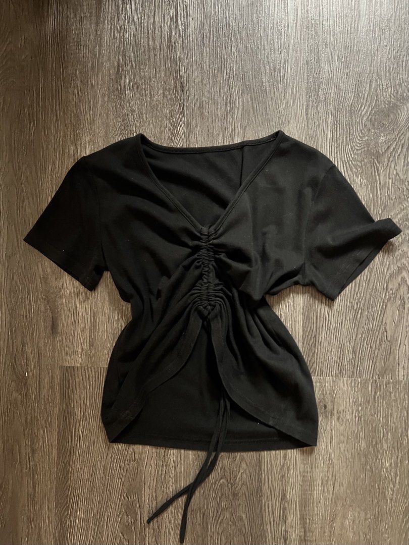 Black Blouse (Category: Shirts) located in Manila. Submitted by carlitamhawie (Listing ID 1463458224, Image 1). Description: cinchable black top ₱99 🎐 u can cinch / adjust the size! S-M :) 📍 makati or QC, can ship anywhere in PH 🚚 lalamove or gogoexpress ◡̈.